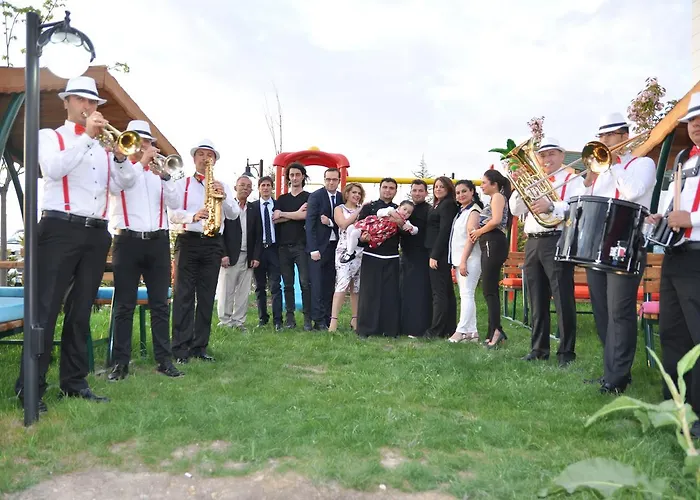 Pelops Bouti̇que Kizilcasar