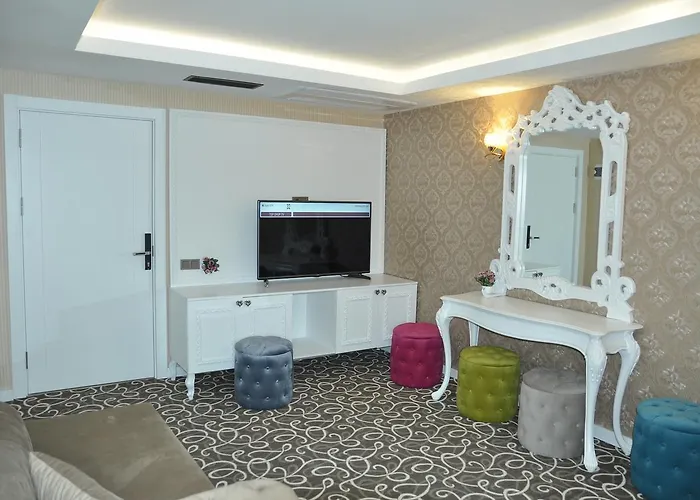 Pelops Bouti̇que Kizilcasar